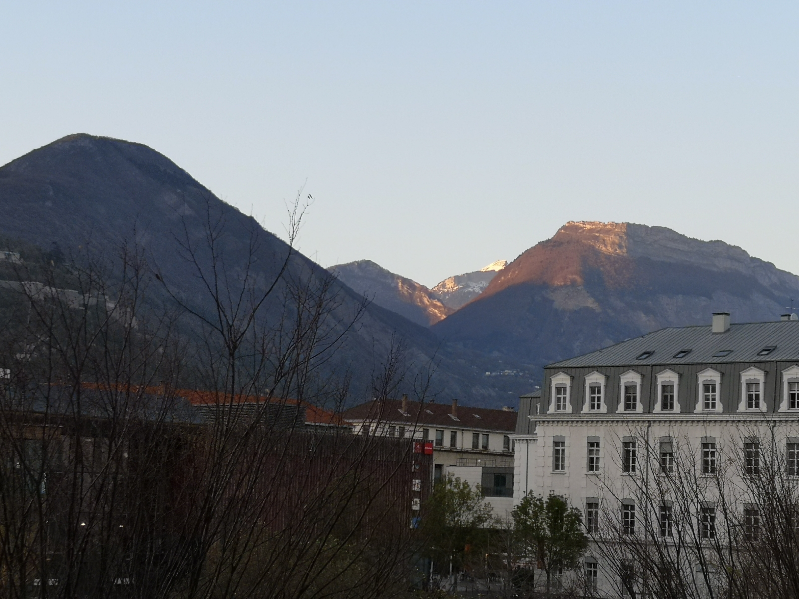 5. April /5 avril 2022